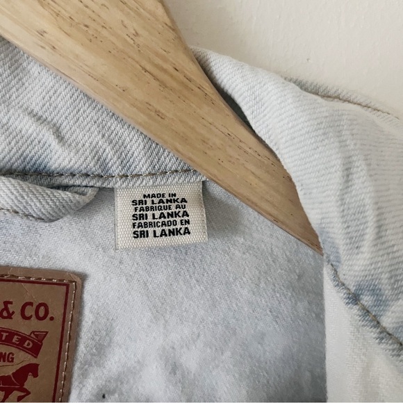 LEVI Strauss & Co Light Wash Embroidery Denim Jacket Size M - Picture 4 of 11